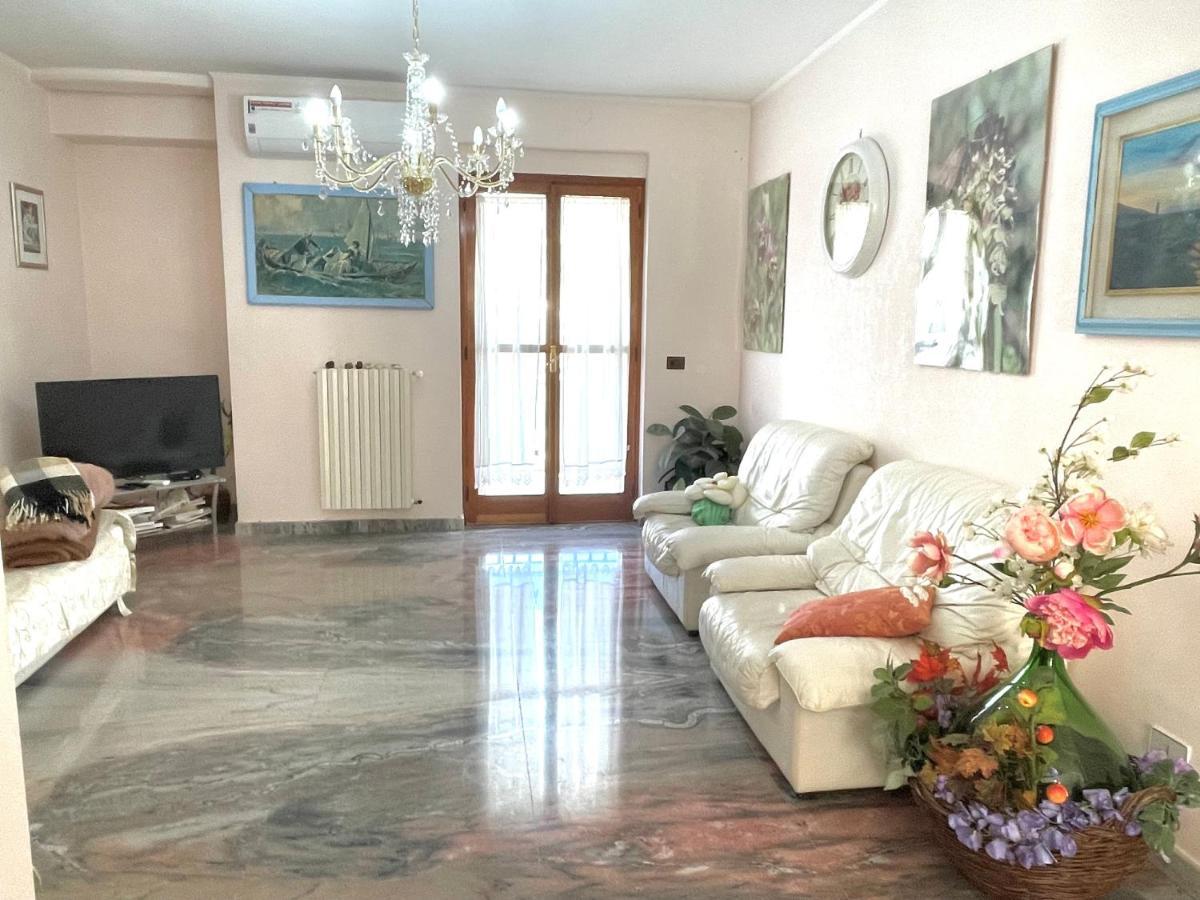 La Vie En Rose Mattinata Apartment Luaran gambar